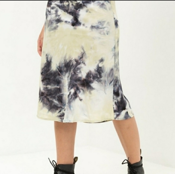 Tie Dye 2-Piece Skirt Set - Picture 2 of 6